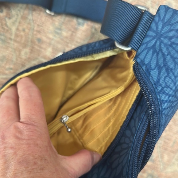Baggallini Blue Crossbody Bag - Picture 6 of 8